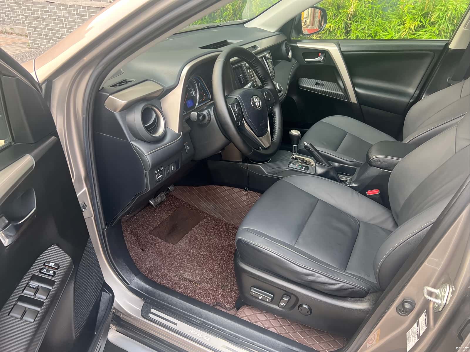 Toyota RAV4, 2015 8