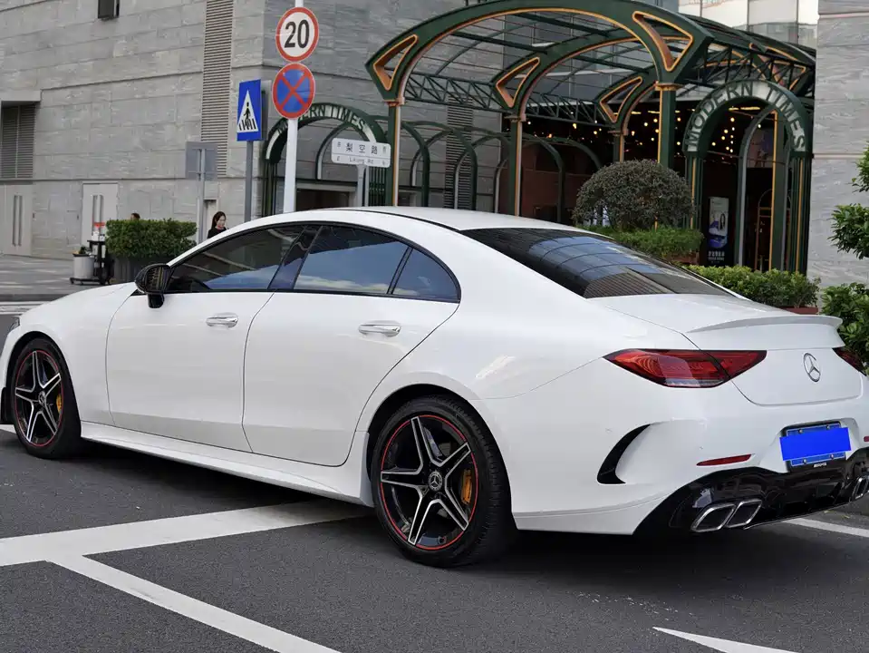 Mercedes-Benz CLS Mercedes-Benz CLS