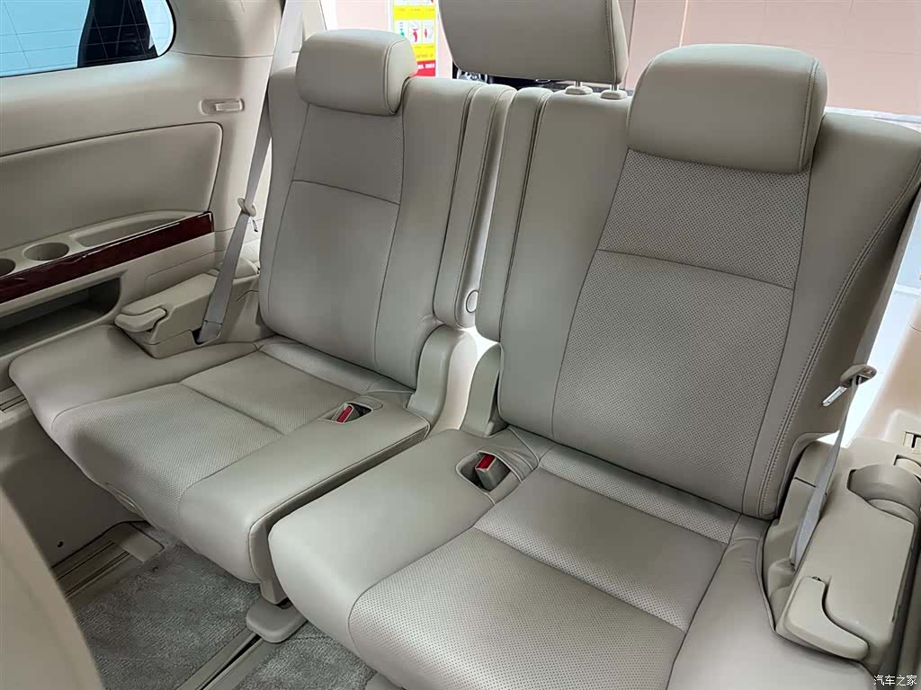 Toyota Alphard, 2011 18