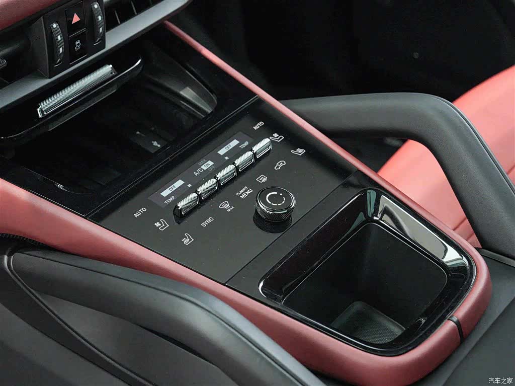 Porsche Cayenne, 2025 11