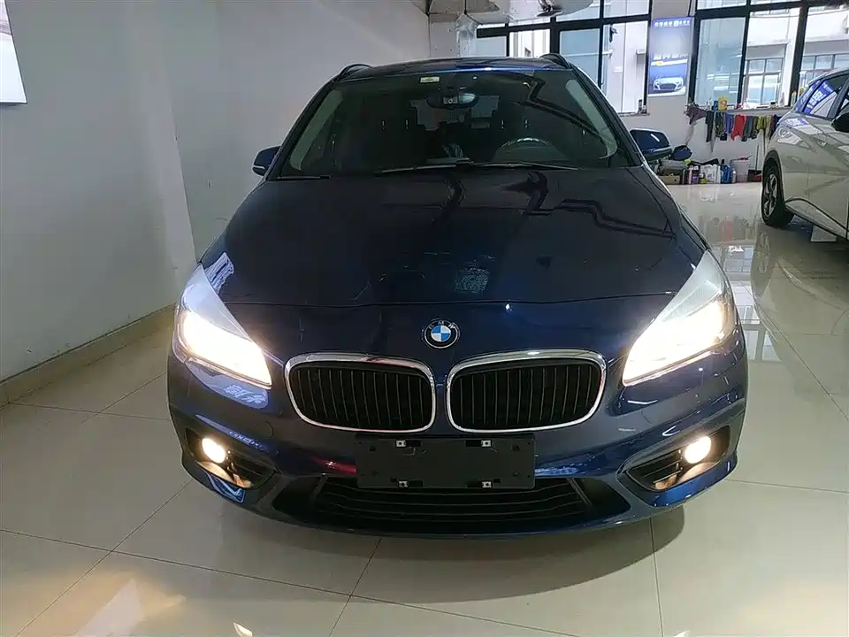 BMW 2 series station wagon