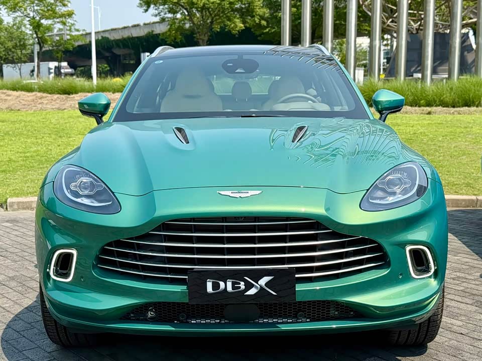 Aston Martin DBX Aston Martin DBX