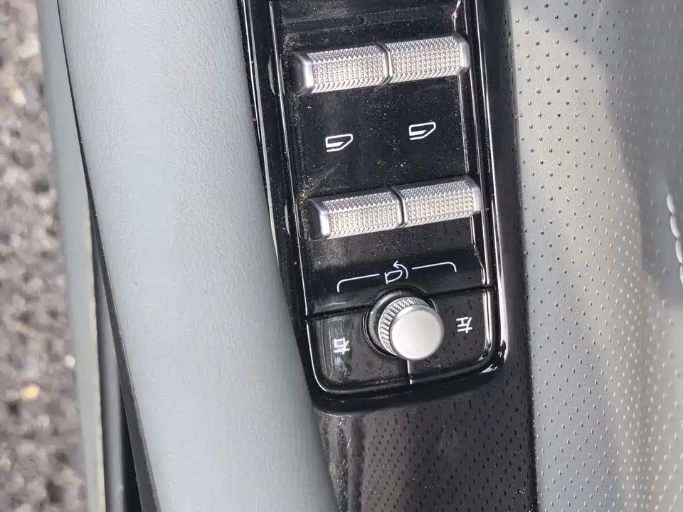 Geely Galaxy Galaxy E8