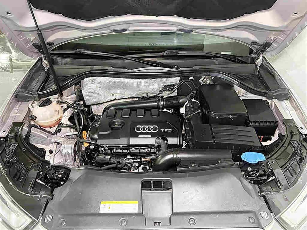 Audi Q3, 2013 8