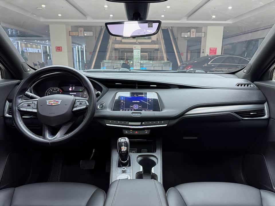 Cadillac XT4