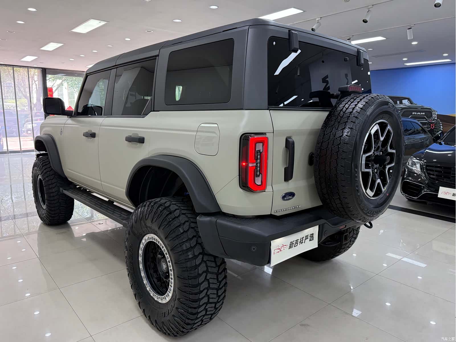 Ford Bronco, 2024 14