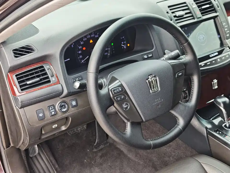 Toyota crown