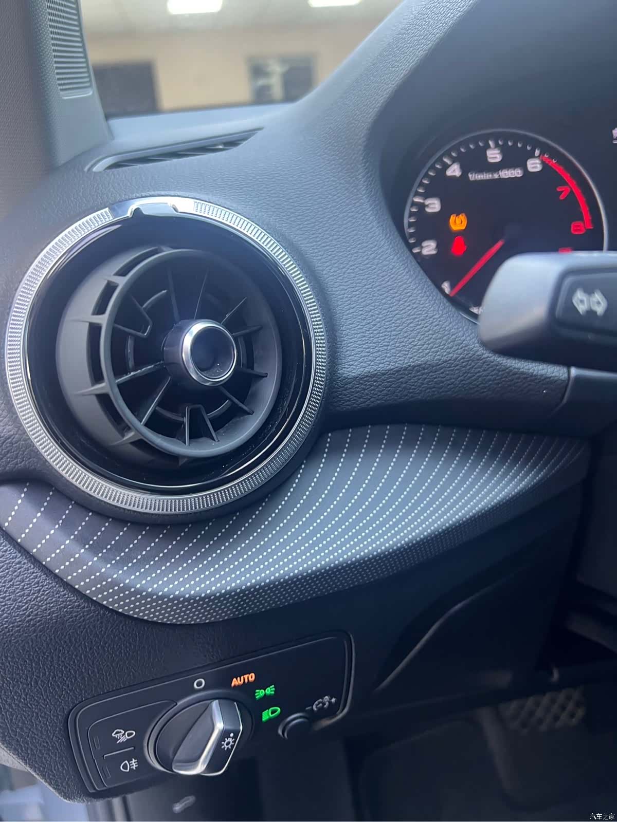 Audi Q2L, 2022 15