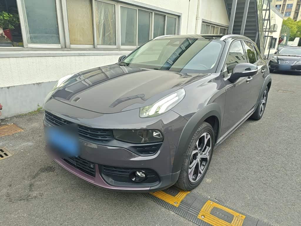 Lynk & Co 02