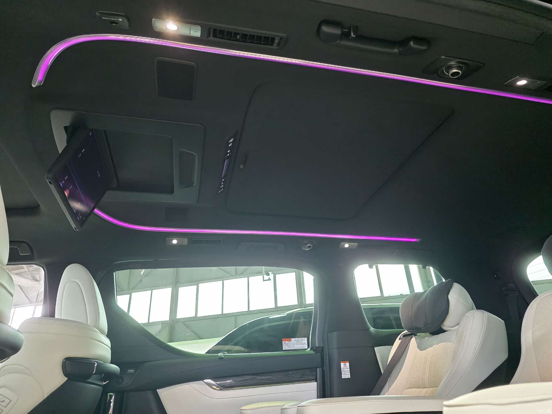 Lexus LM, 2021 16