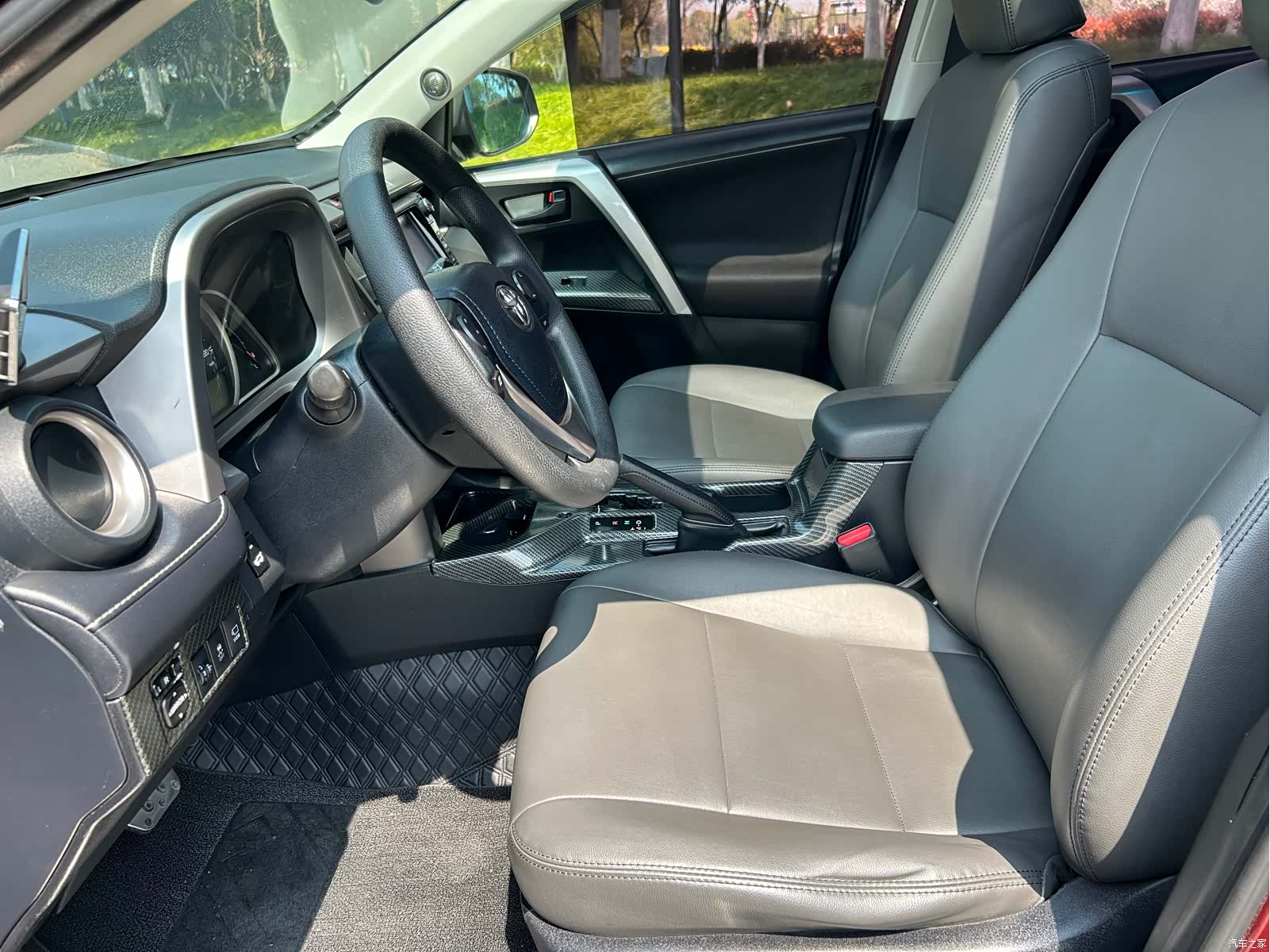Toyota RAV4, 2017 13