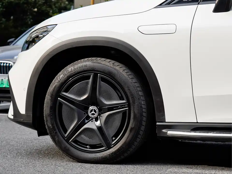 Mercedes-Benz EQE SUV