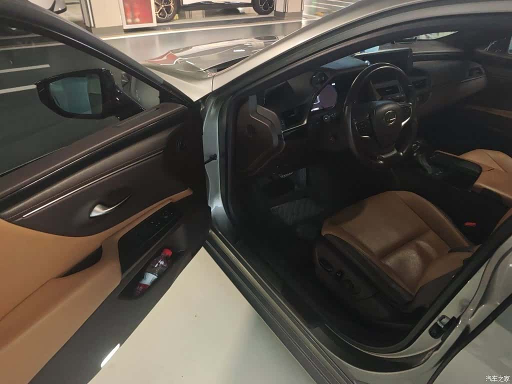 Lexus ES, 2018 14