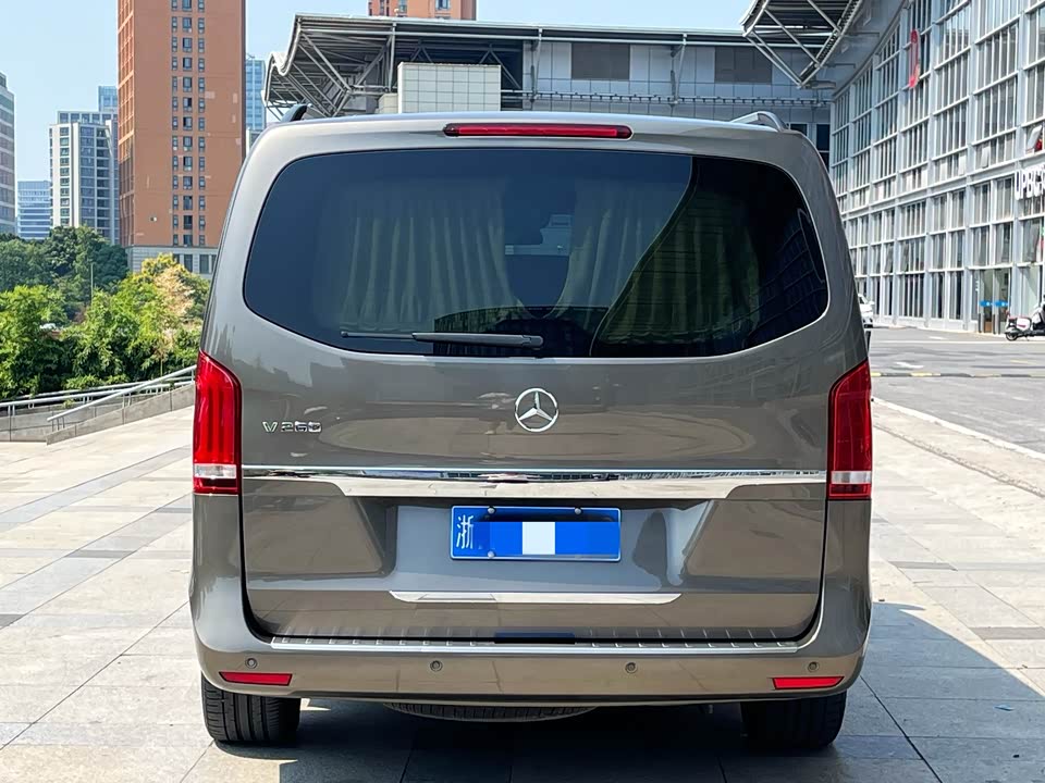 Mercedes-Benz V-class