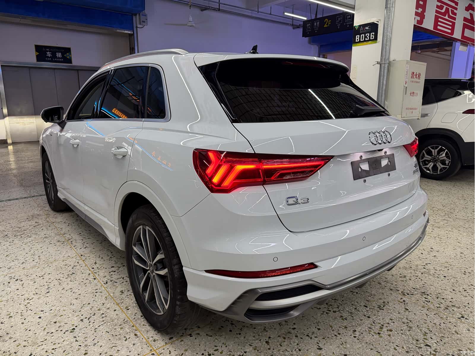 Audi Q3, 2023 4
