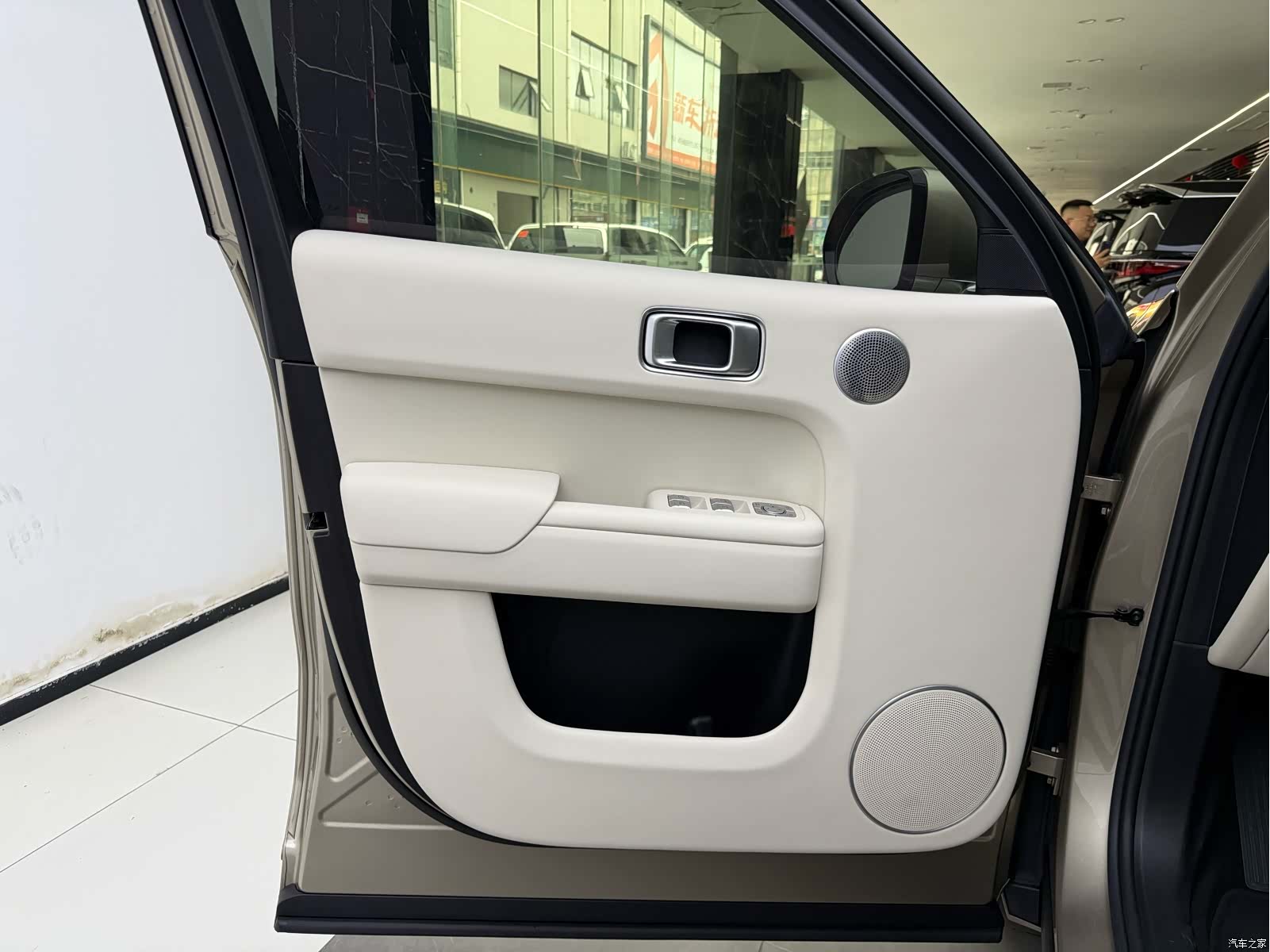 Li Auto L8, 2024 6