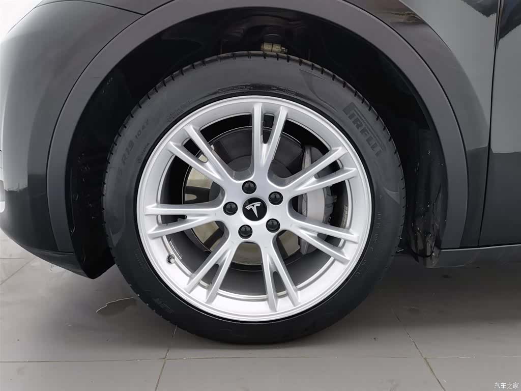 Tesla Model Y, 2022 17