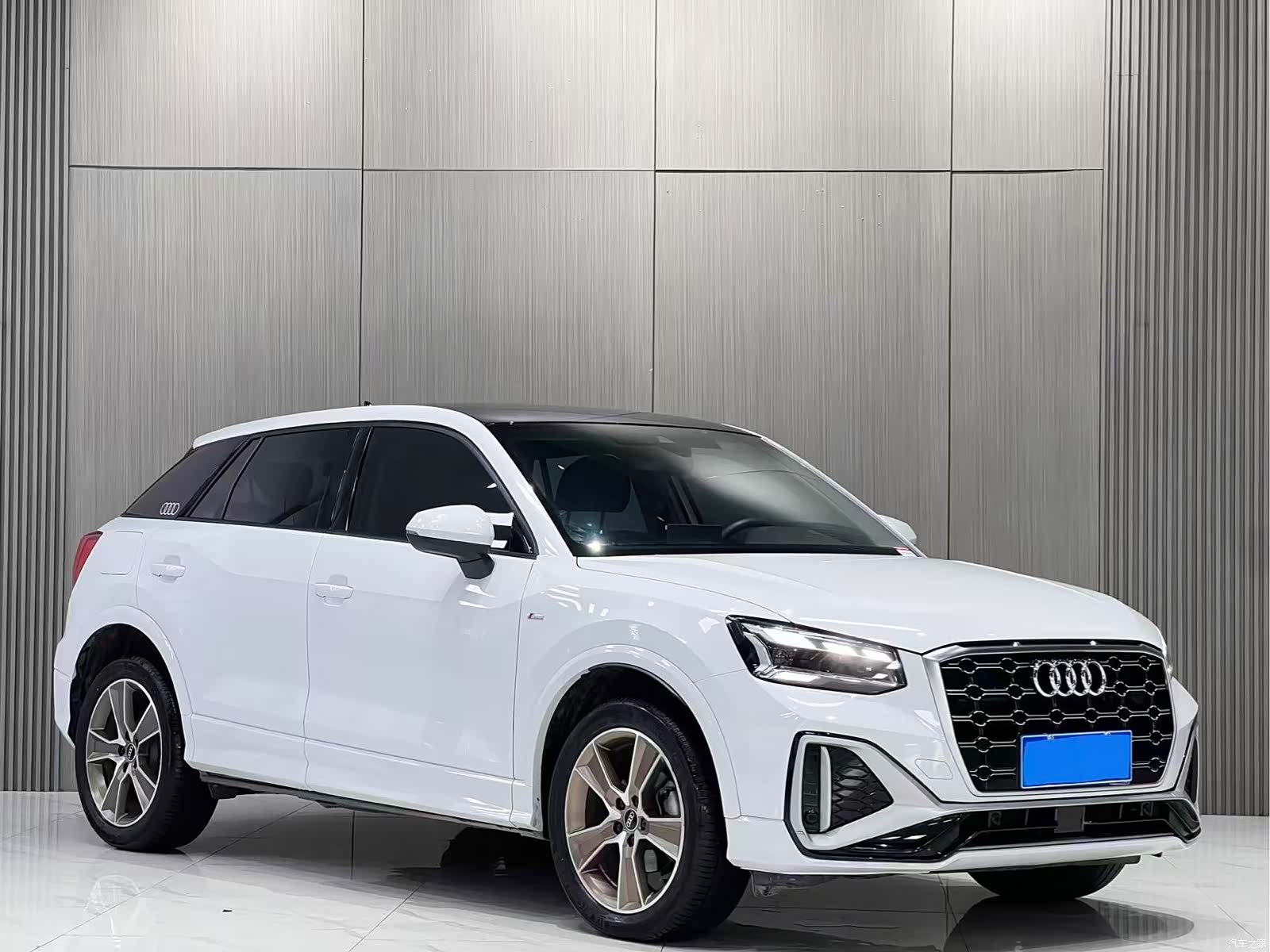 Audi Q2L, 2023 3