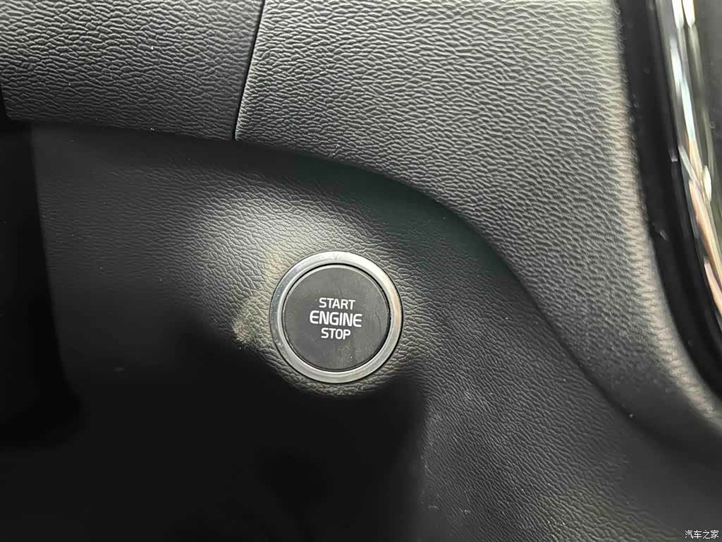 Volvo XC40, 2023 4