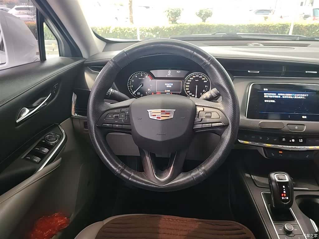Cadillac XT4, 2019 11