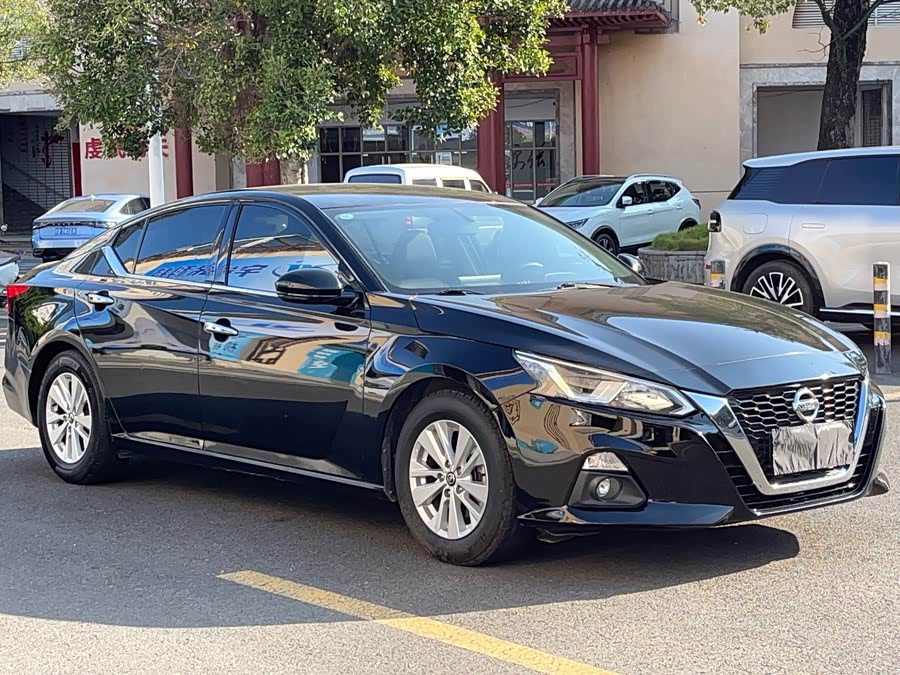 Nissan Altima 2022, фото 1