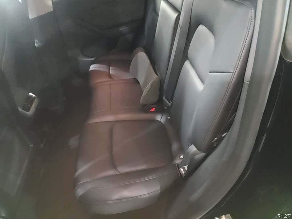 Tesla Model Y, 2023 17