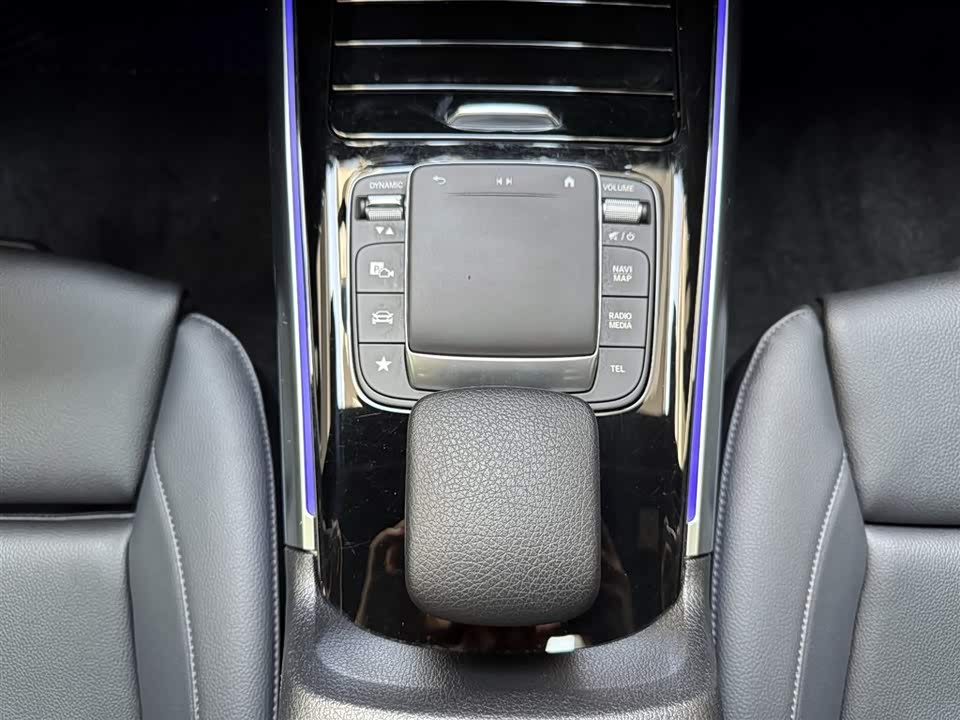 Mercedes-Benz GLA Mercedes-Benz GLA