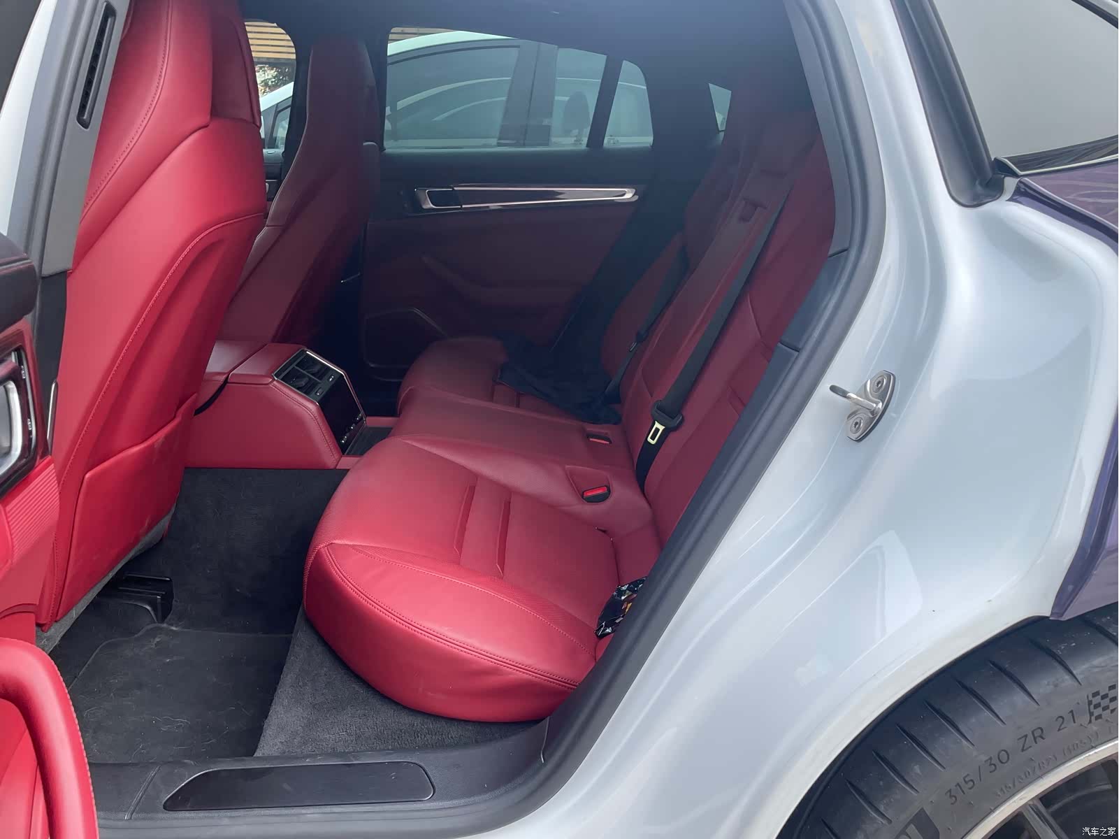 Porsche Panamera, 2023 3