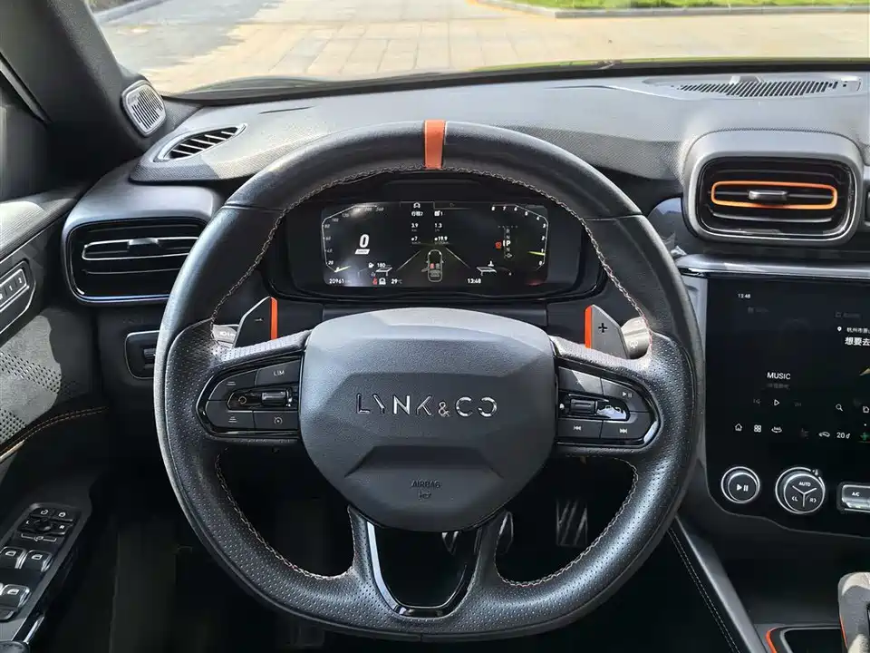 Lynk & Co 02 Hatchback