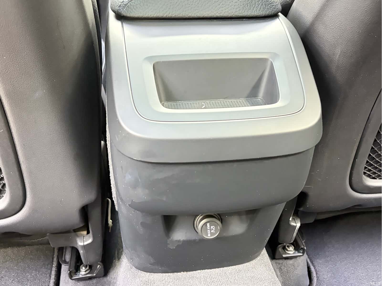 Volvo XC60, 2018 8