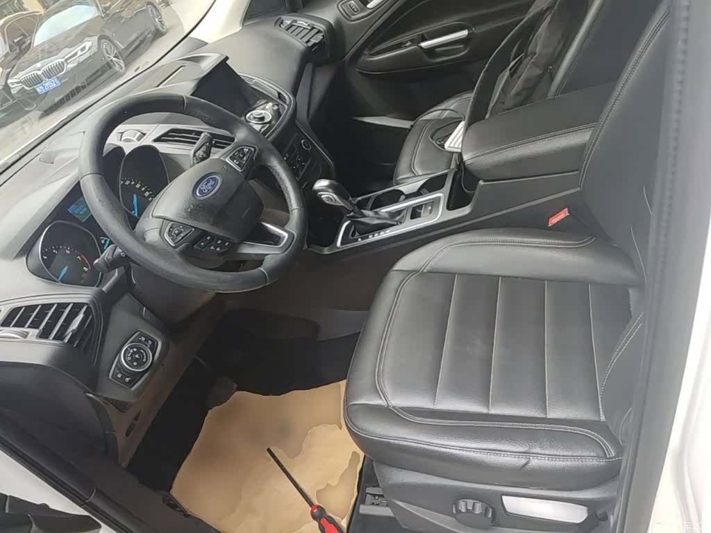 Ford Kuga, 2018 11