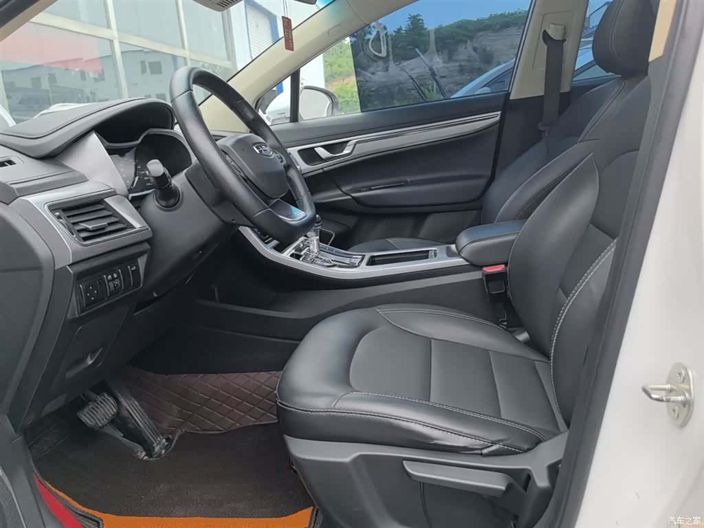 Geely Emgrand, 2019 15