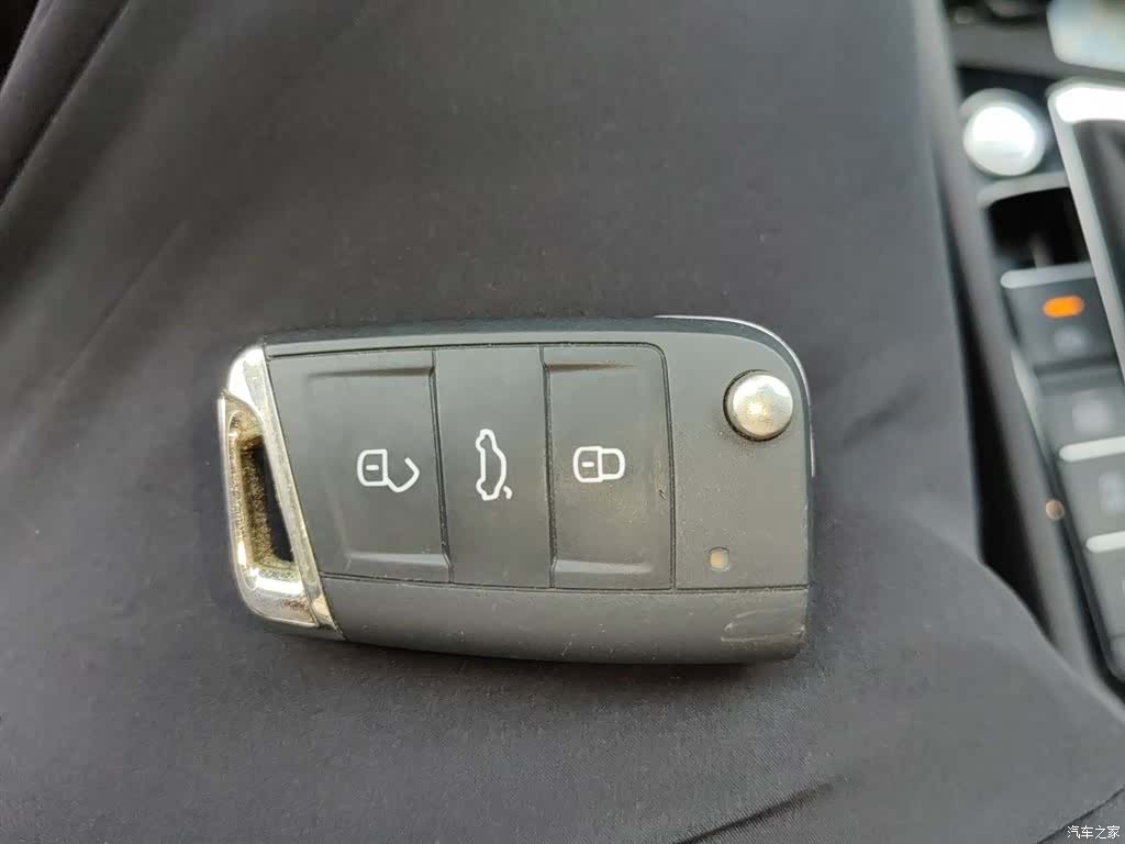 Volkswagen Sagitar, 2023 9