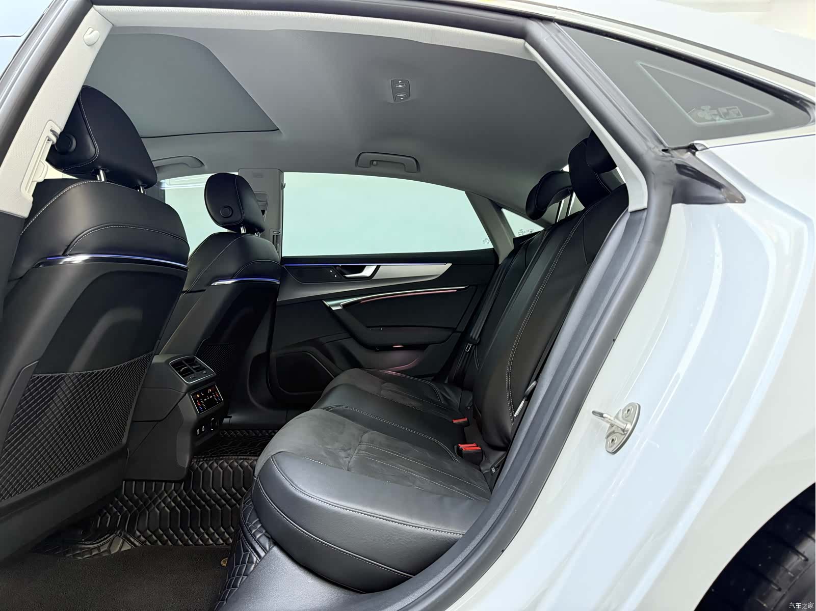 Audi A7L, 2023 7