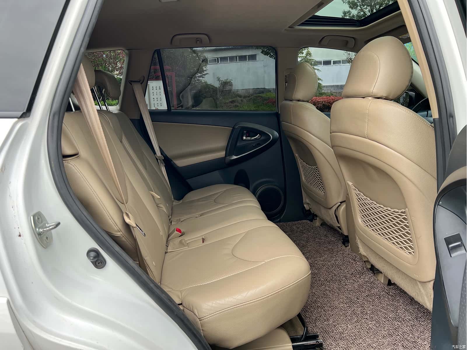 Toyota RAV4, 2013 13