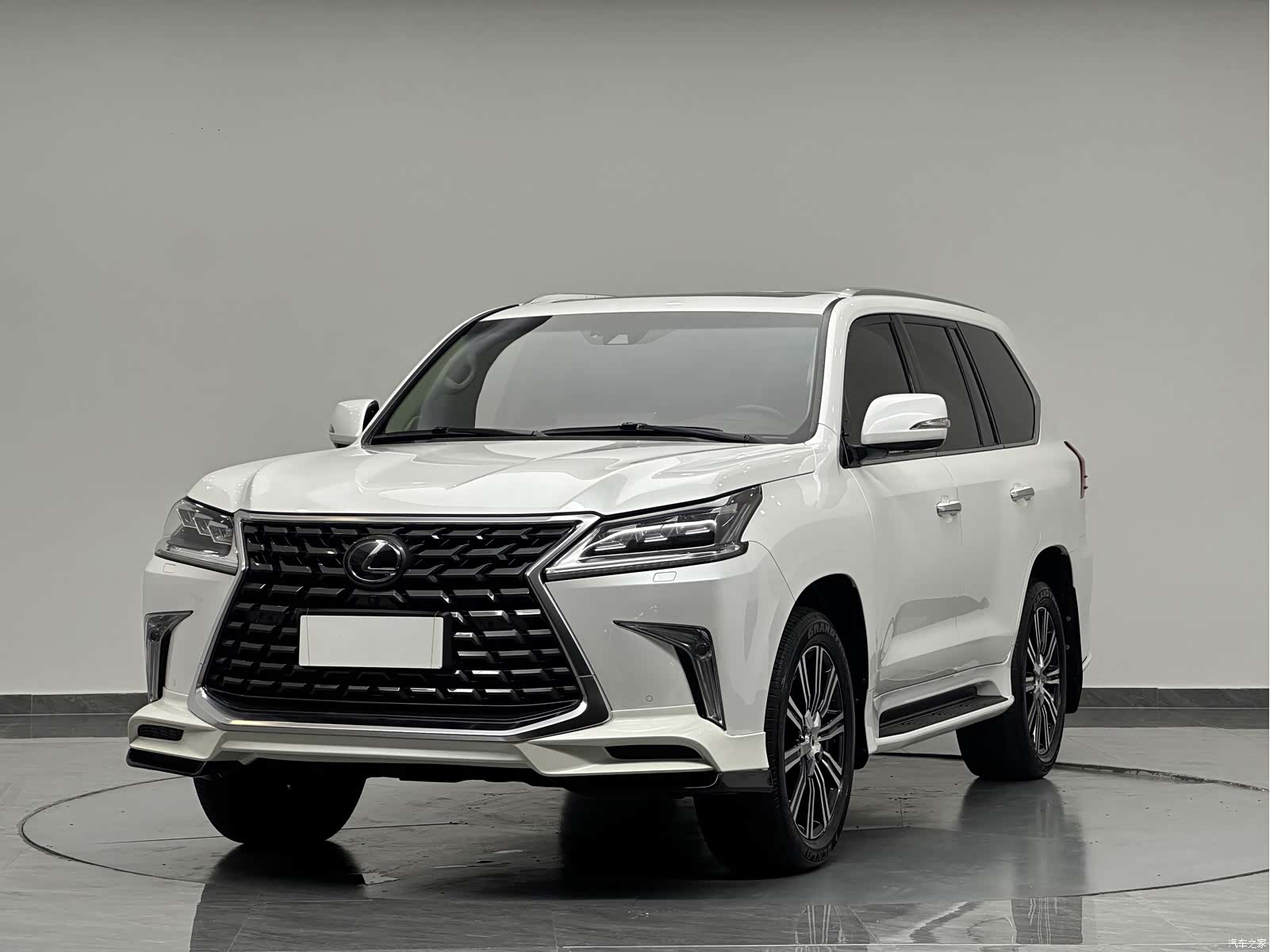 Lexus LX, 2019 1