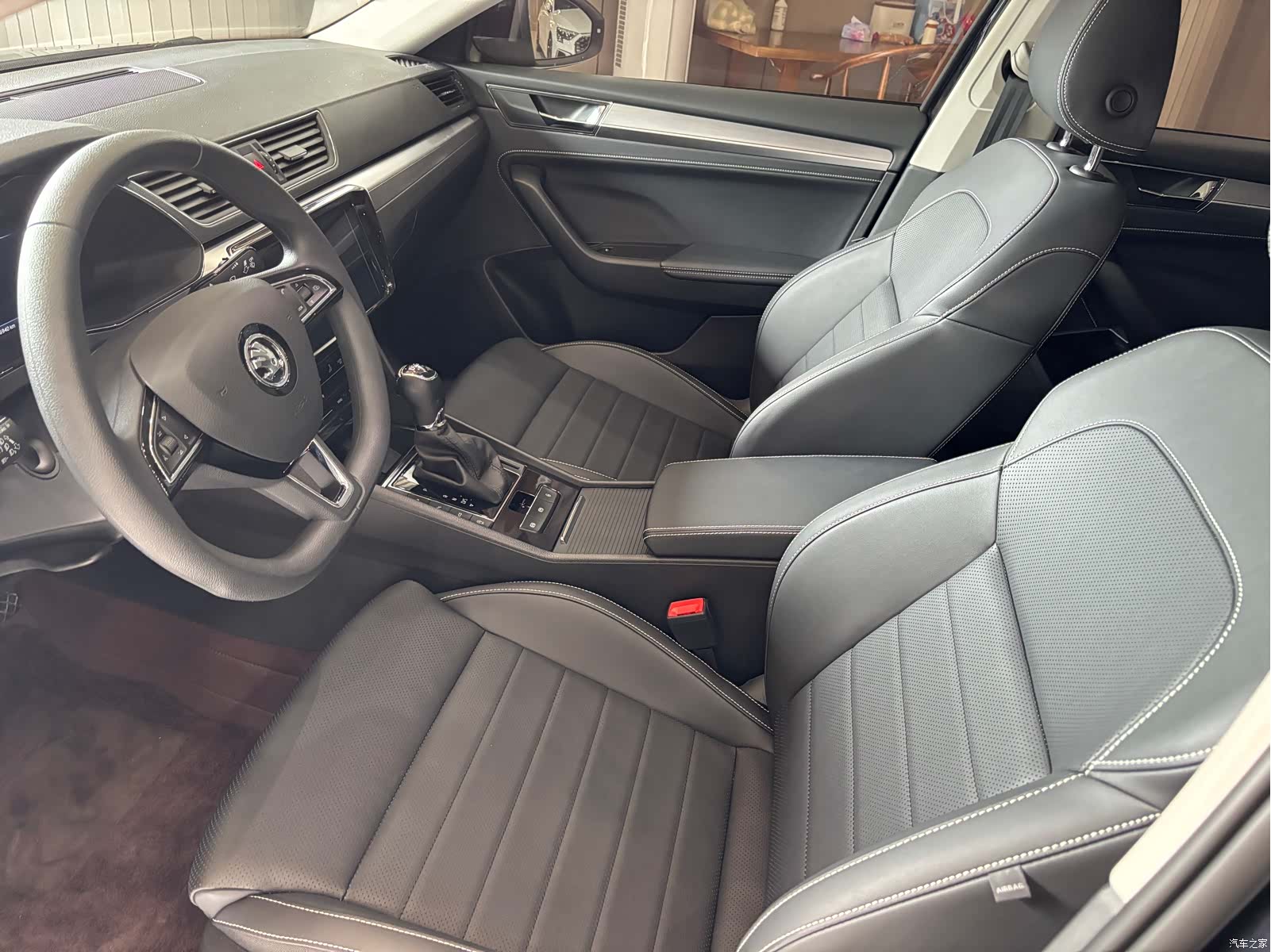 Skoda Superb, 2025 11