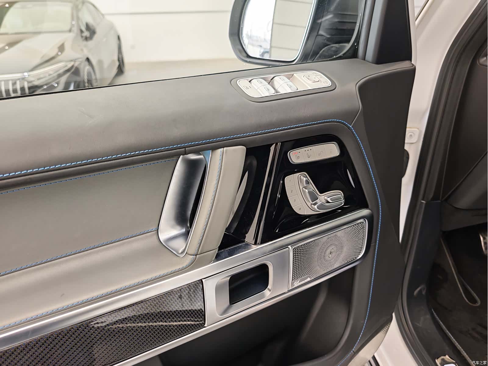 Mercedes-Benz G-Class, 2025 10