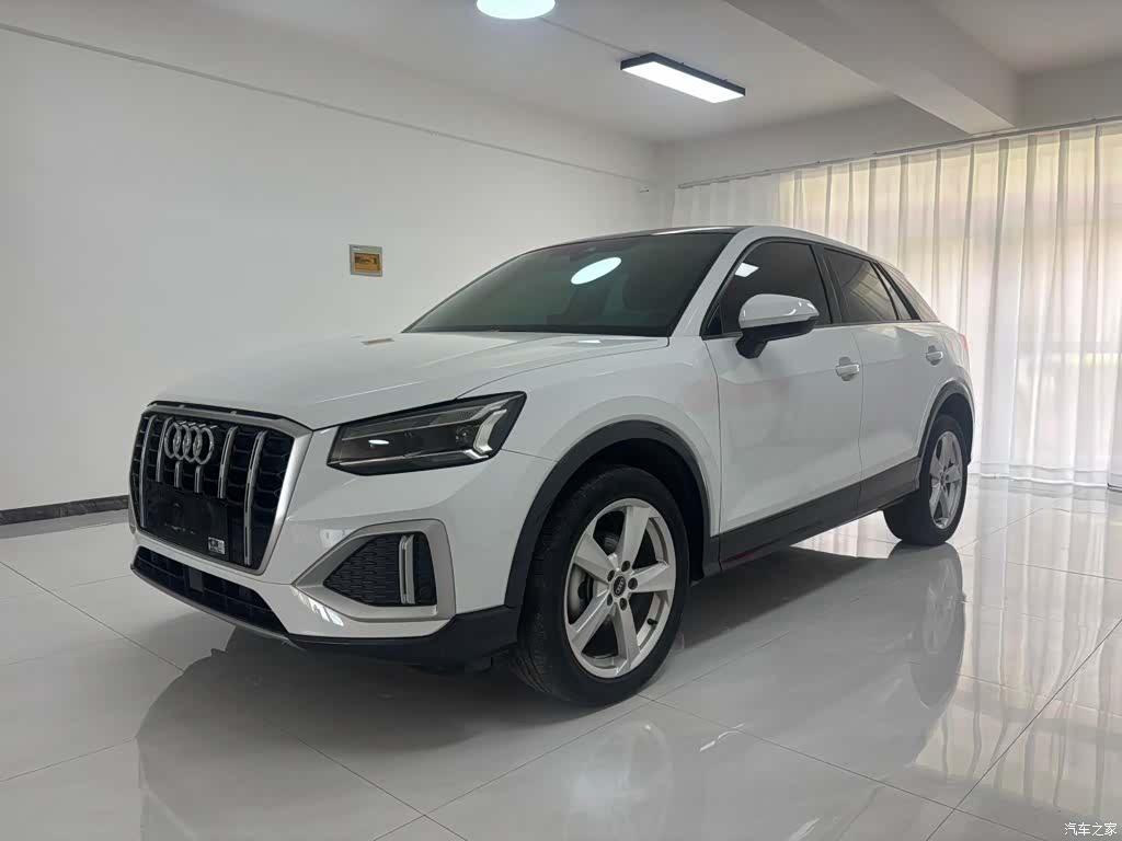 Audi Q2L, 2022 1