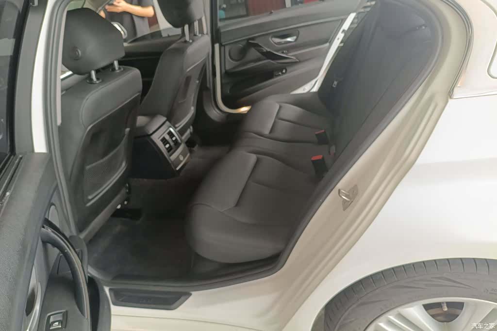 BMW 3 Series, 2017 11
