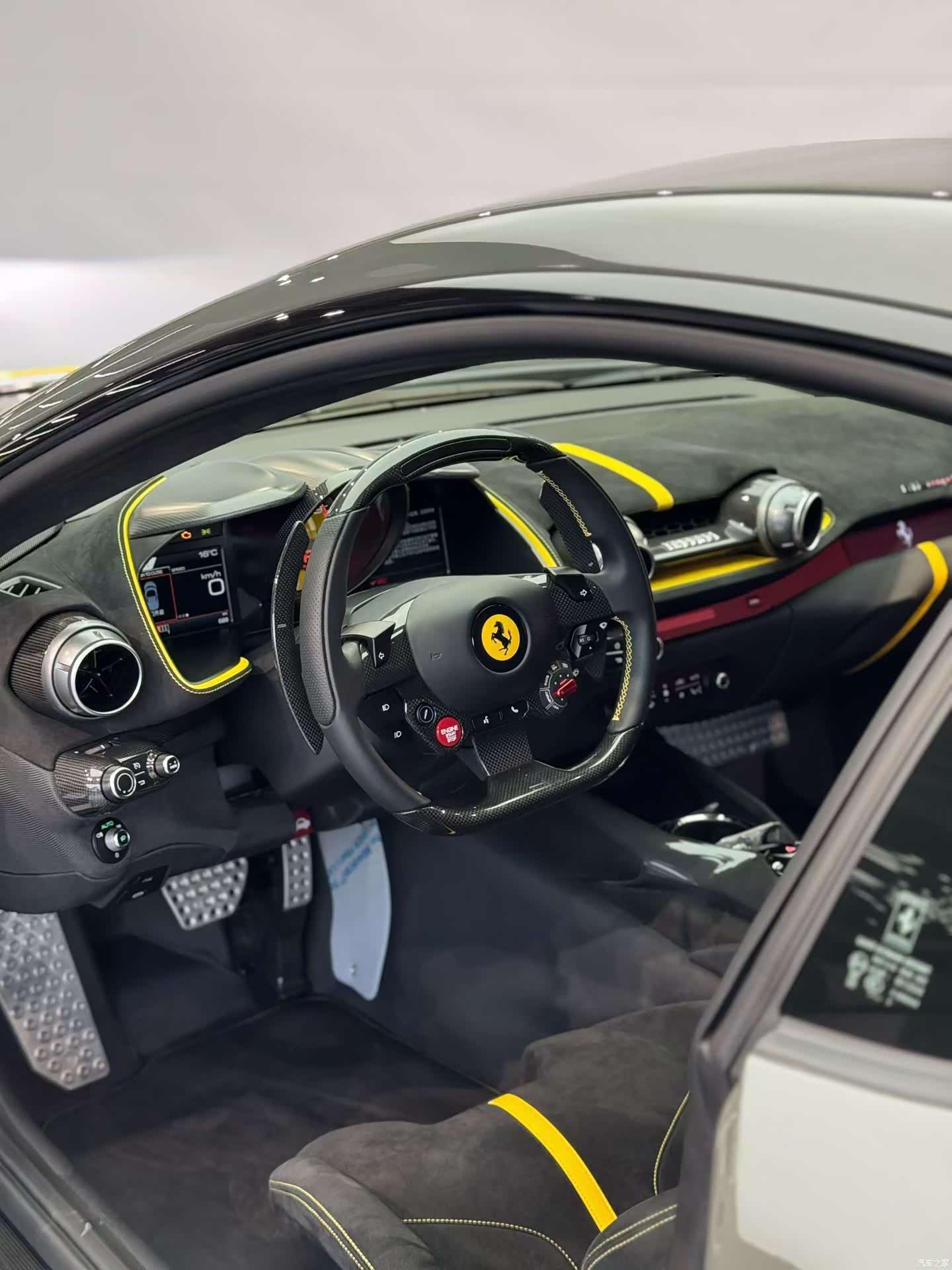 Ferrari 812, 2025 4