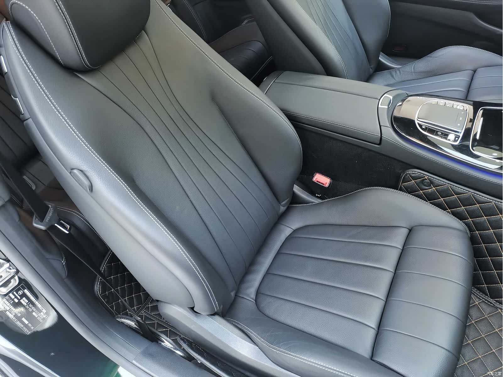 Mercedes-Benz E-Class, 2023 11