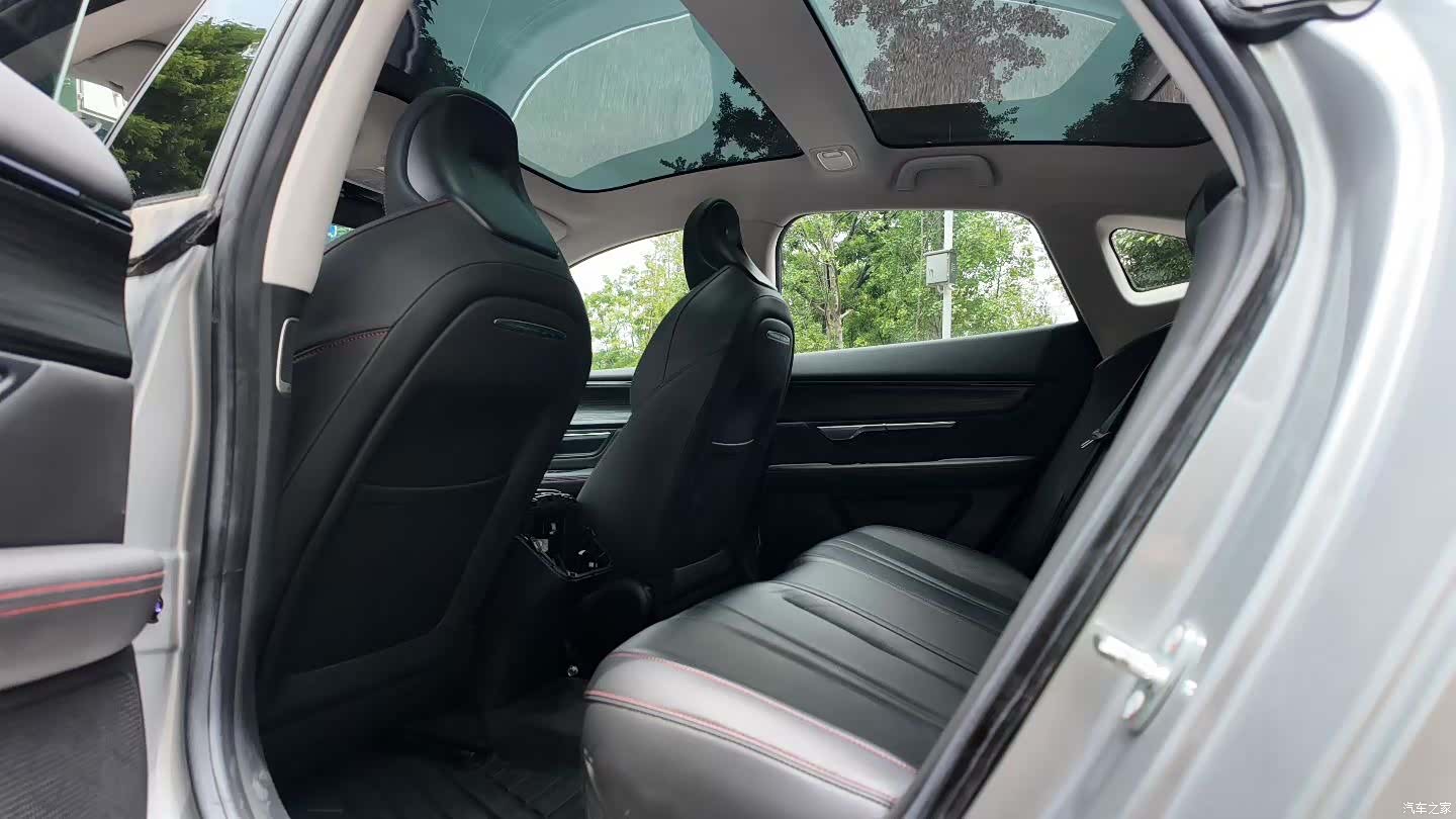 Xpeng P7, 2022 8