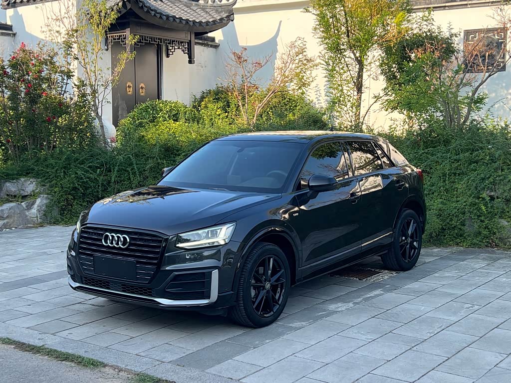 Audi Q2L