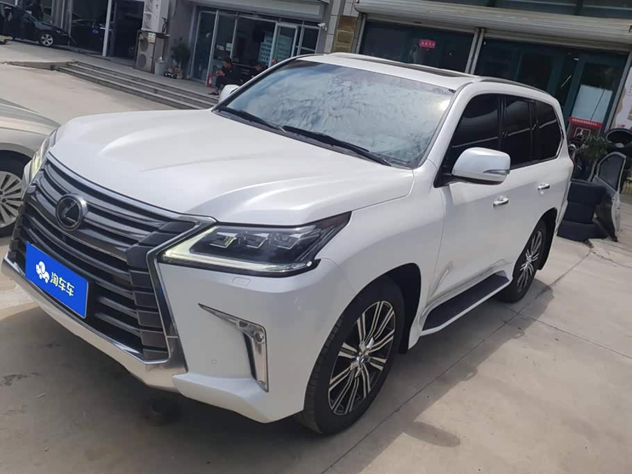 Lexus LX