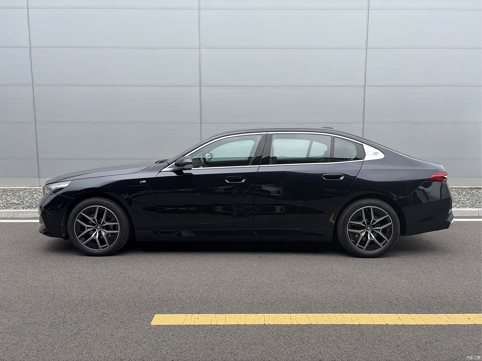 BMW i5, 2025 все фото