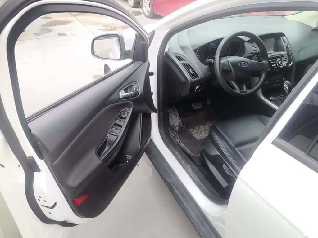 Ford Focus, 2017 16