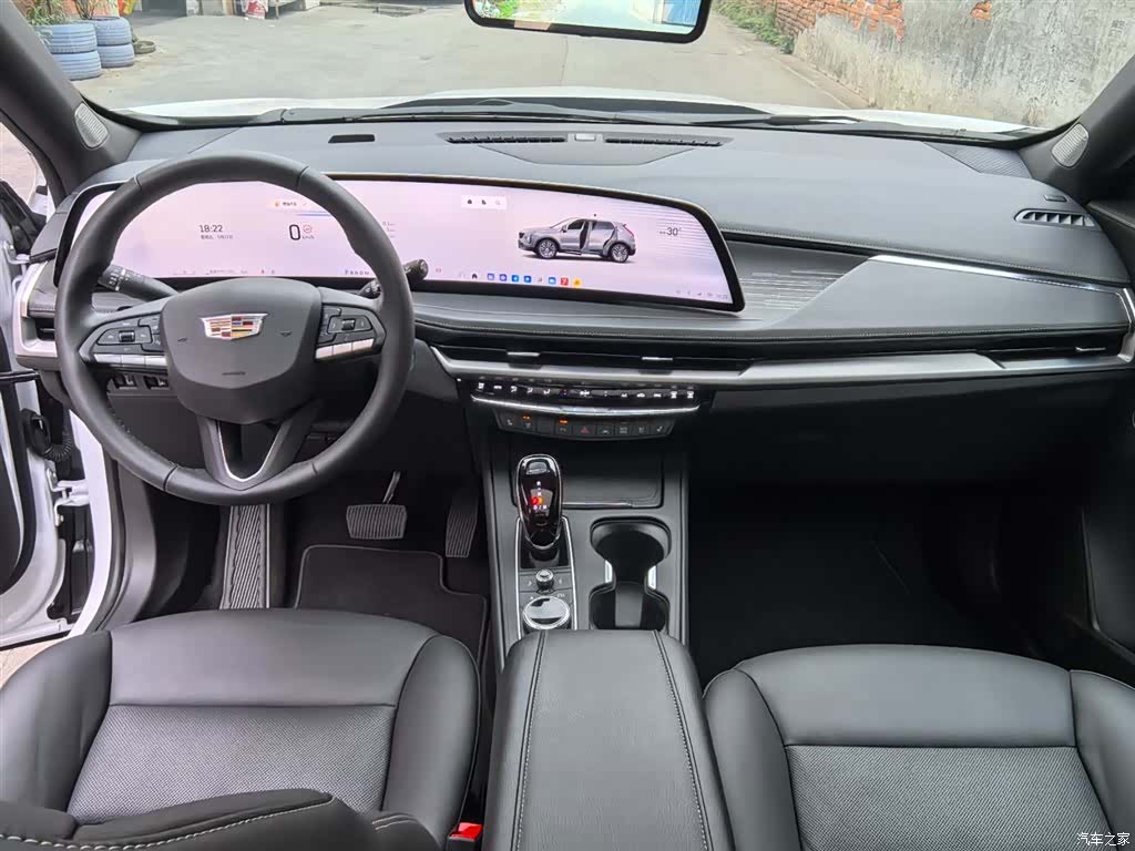 Cadillac XT4, 2025 13