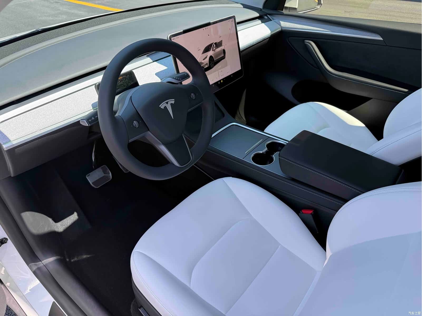 Tesla Model Y, 2023 9