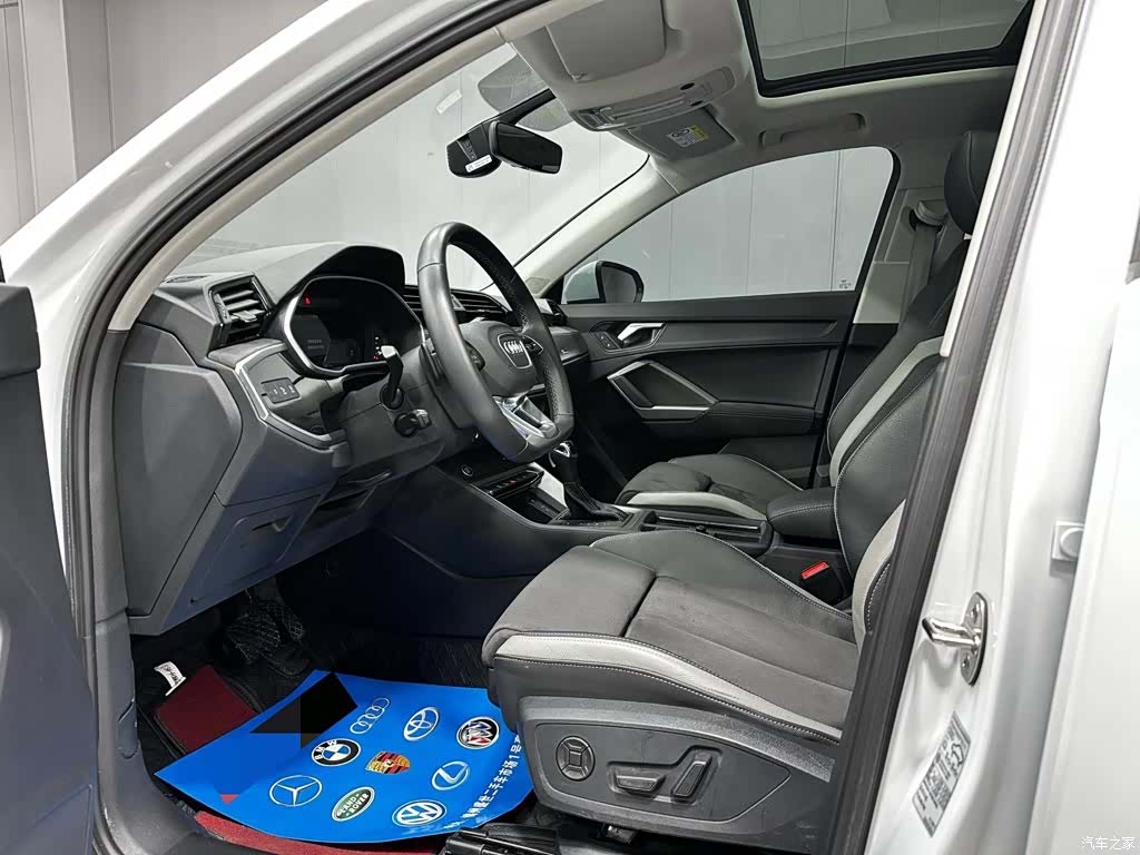 Audi Q3, 2022 10